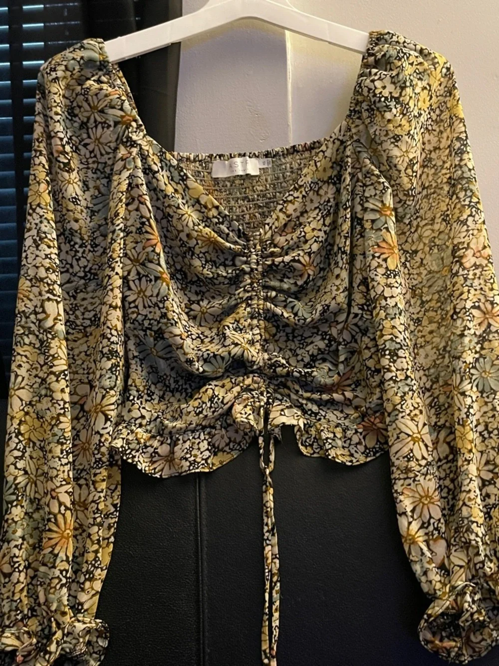 Astr the label Love Sng Black Floral Ruched Puff Sleeve Top Size XS NWOT